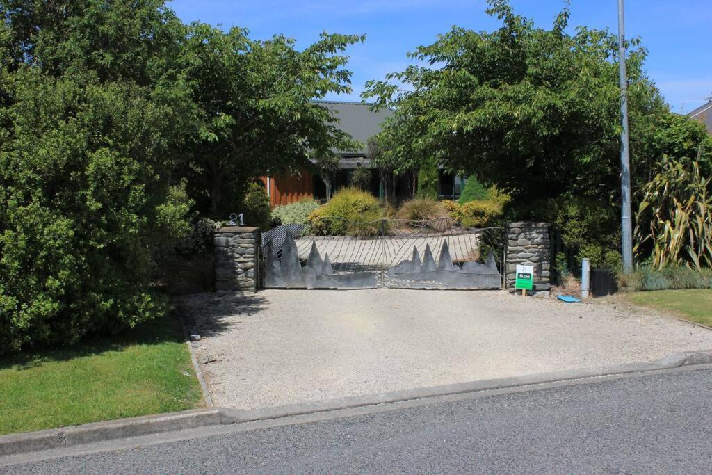 Holiday home Popular Family And Pet Friendly Modern Cosy Bach Wifi *