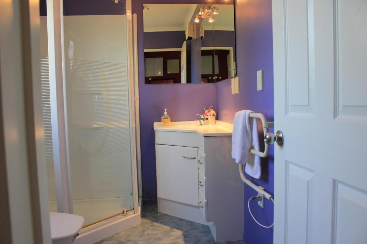 Holiday home Popular Family And Pet Friendly Modern Cosy Bach Wifi *